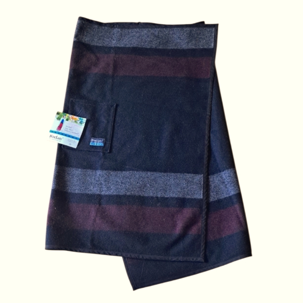 Wool Sari. Also A blanket. - Picture 7 of 7